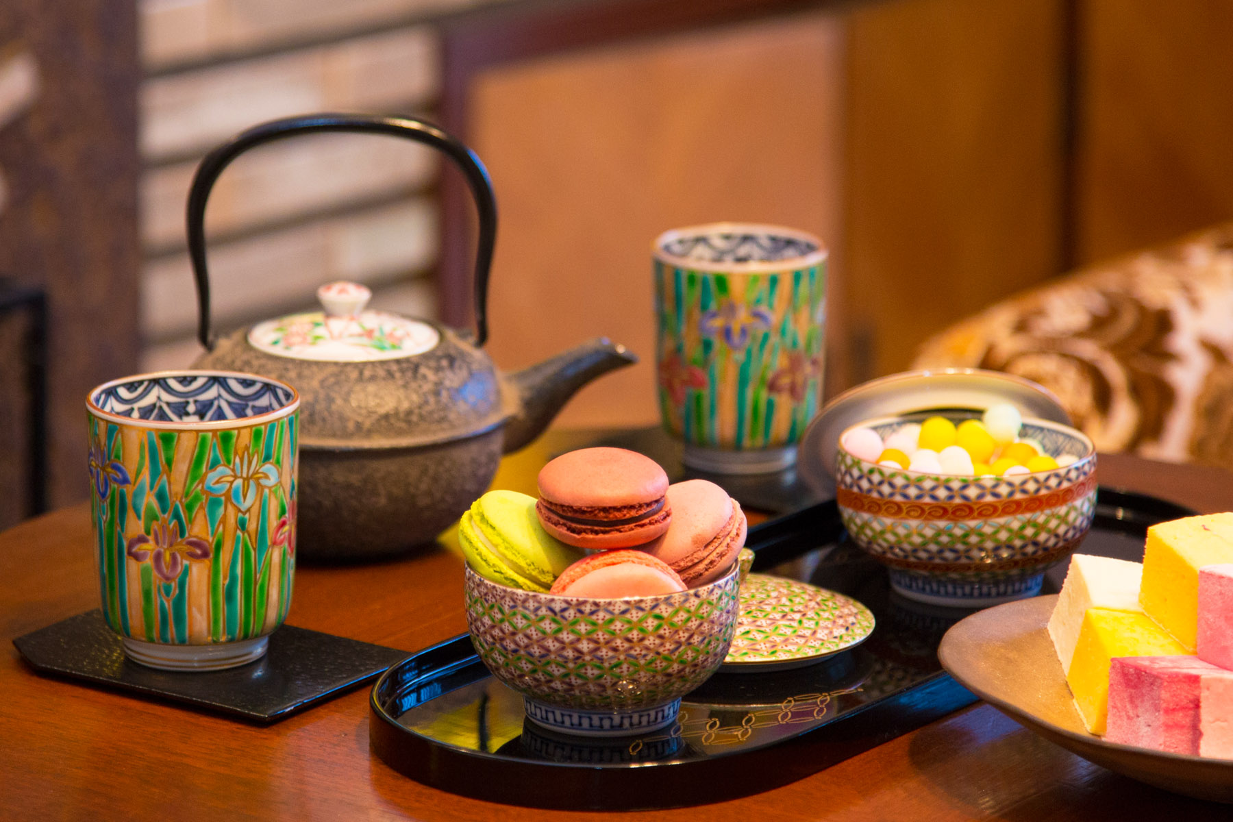 赤青波模様陶器瓶 六観音 木箱付き かより | 西川貞三郎商店