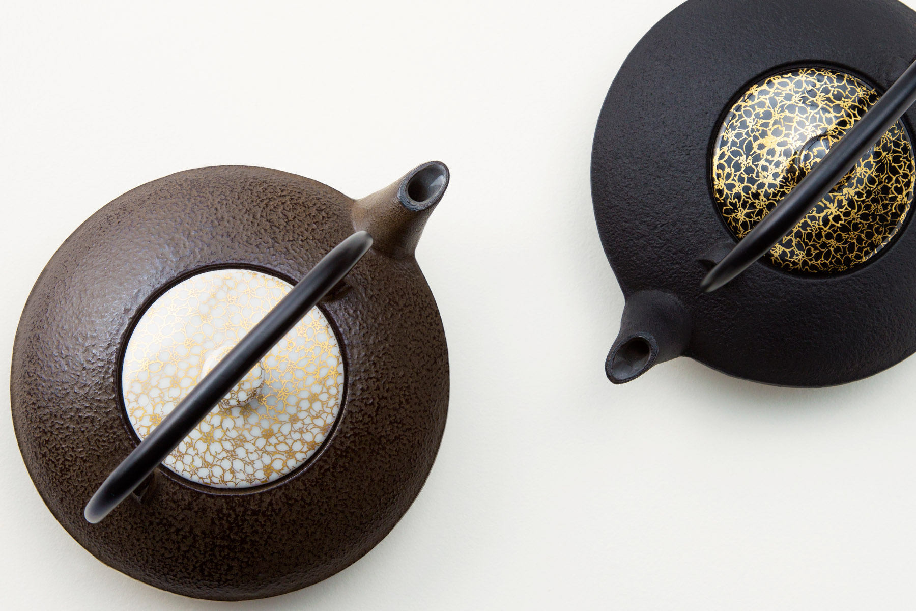 鉄瓶急須 ・茶 金彩桜詰 大 | 西川貞三郎商店