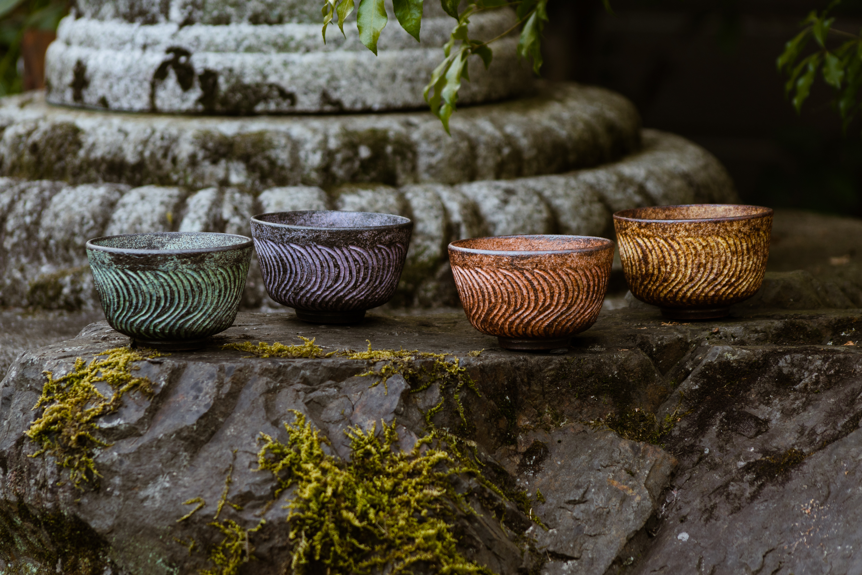豪奢な 紫釉 抹茶碗 捻そぎ紋 西川貞三郎商店 | 工芸品